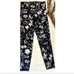 Old Navy “awesome” active wear leggings!